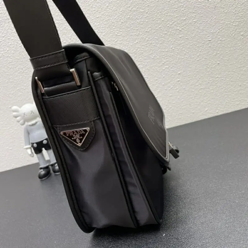 prada aaa homme mini sac a main s_123b37a3